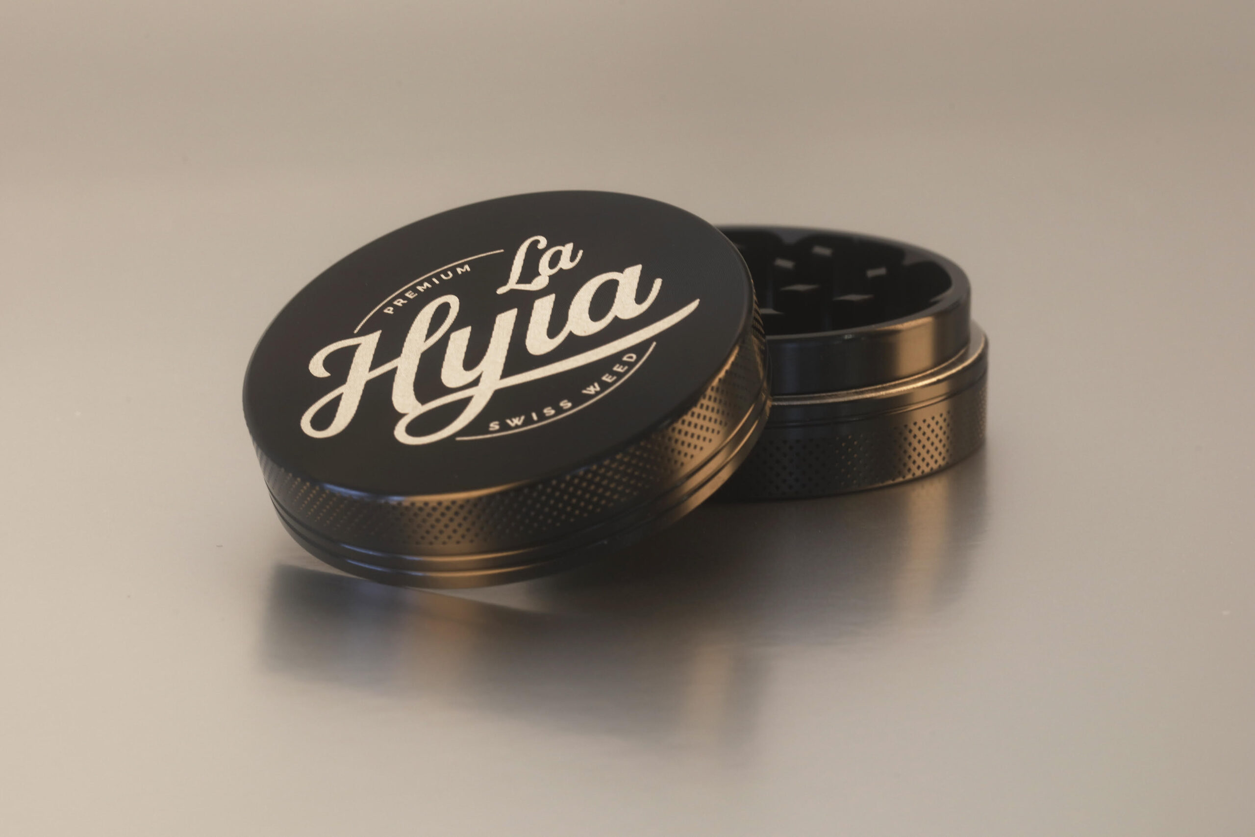 La-Hyia_Grinder